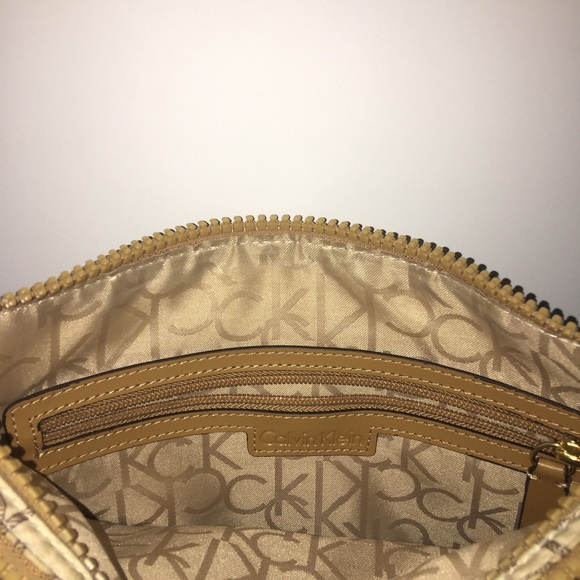 Monogram CK adjustable strap purse - Picture 5 of 6